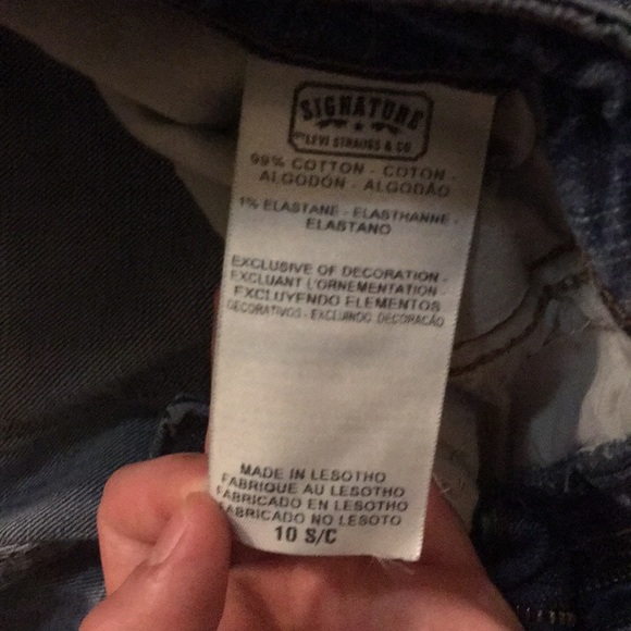 Signature Levi’s Mid Rise Jeans - Picture 4 of 5
